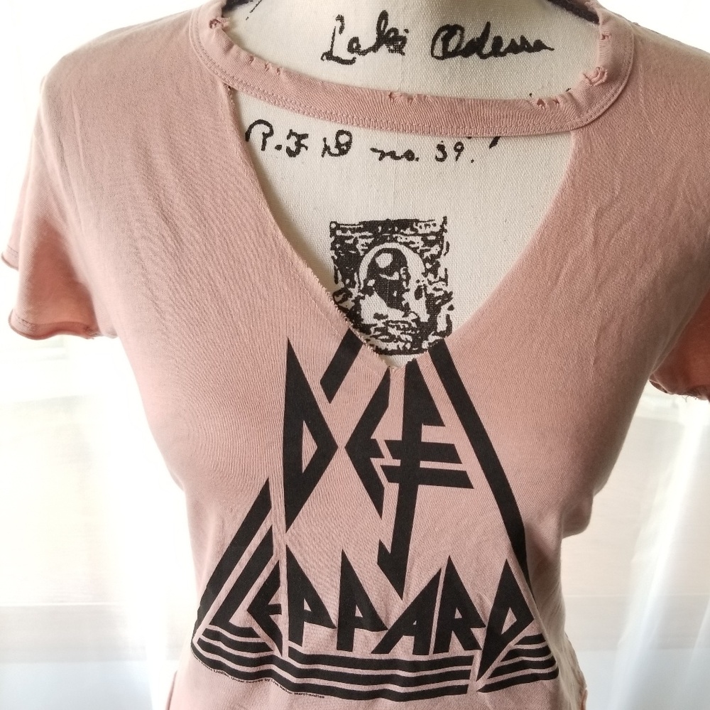 $7 Def Leppard top sz Small - Picture 2 of 5